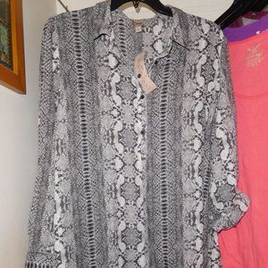 NWT 3X COMO VINTAGE GRAY SNAKE SKIN PRINT ADJSTBLE TAB SLEEVE SHARK BITE BLOUSE